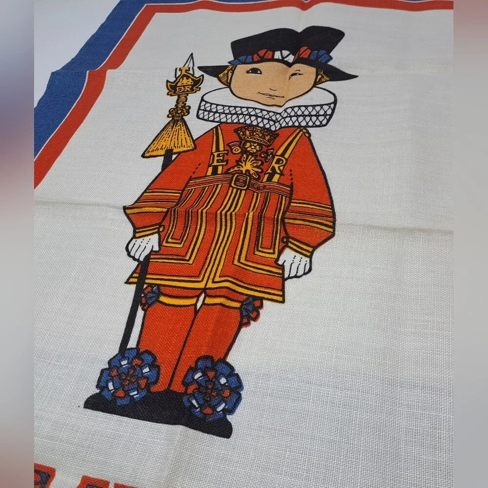 Warderlet by Ulsters Weavers Irish Linen Tea Towel London England  30 x 18.5